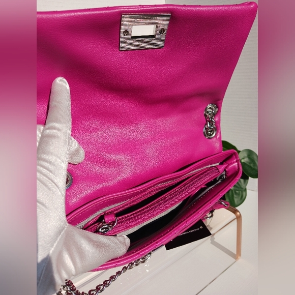 NWT INC - Quilted Crossbody Bag - Picture 10 of 16